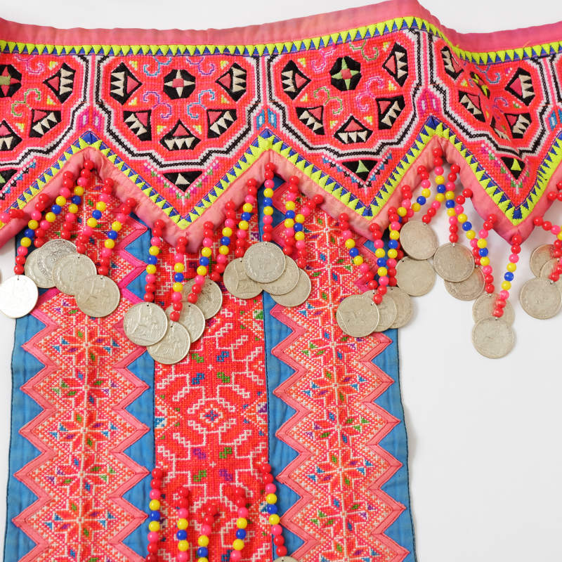 ♥女性用エスニック　新品　ハンドメイド　モン族　民族衣装　ラフ族　民族衣装A12