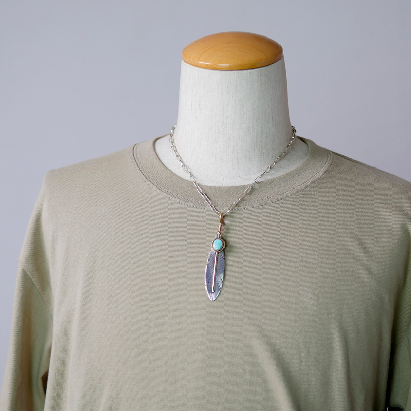 ハーヴィーメイス ターコイズ×12KGF フェザーペンダント｜マライカ公式通販