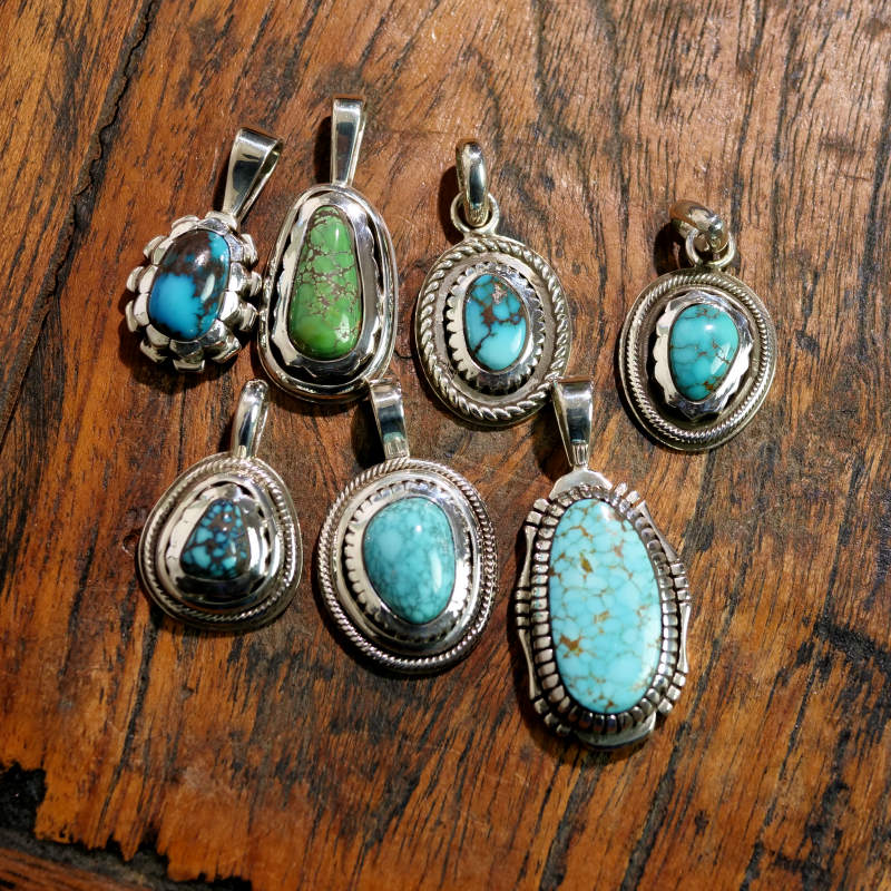 ナバホ族 ターコイズ ジェニファーカーティス ネックレストップ ナバホ族 ターコイズ ジェニファーカーティス ネックレストップ 【公式