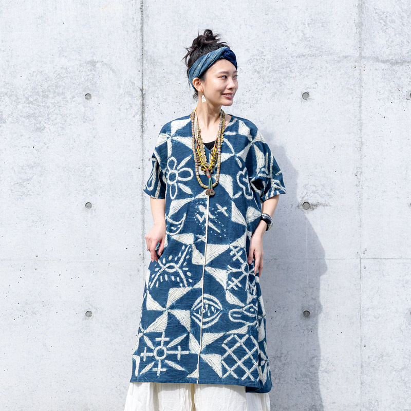 Re stock アフリカ・イボ族の藍染め布を活かしたワンピースが入荷