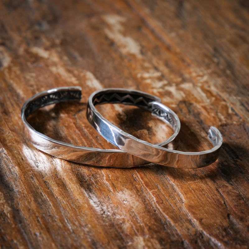 128mm サンシャインリーブス インナースタンプ バングル｜マライカ公式通販