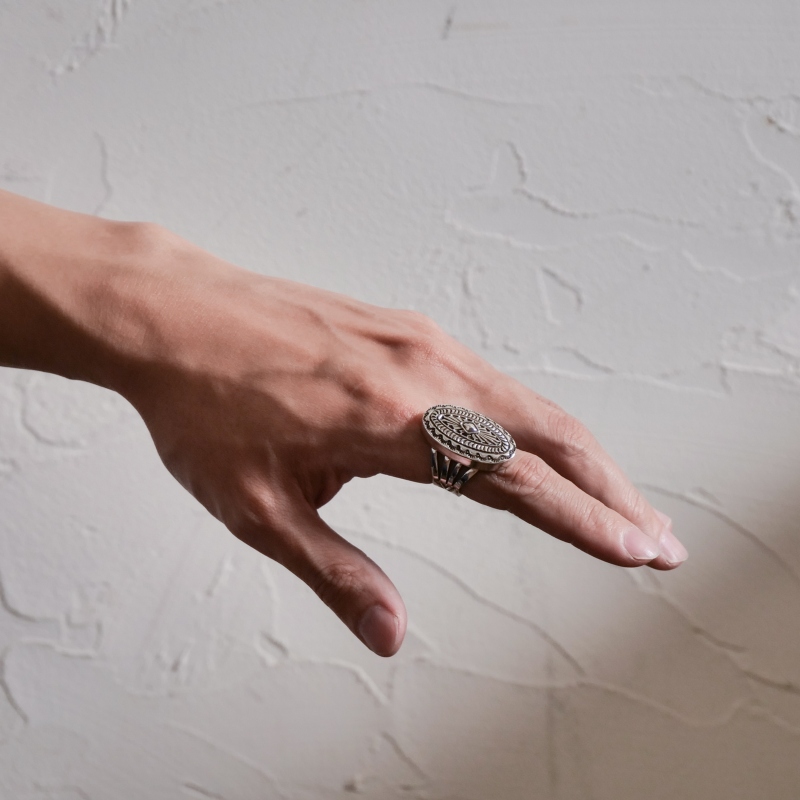 17号 オーヴィルホワイト ボックスコンチョ リング｜マライカ公式通販