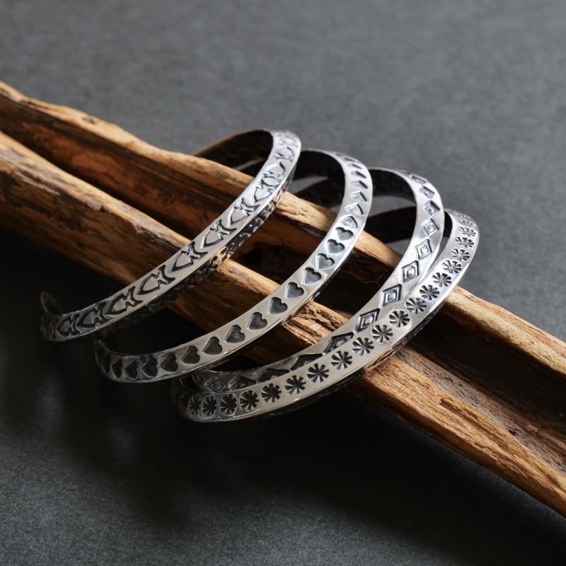 136mm サンシャインリーブス トライアングル 3面スタンプ バングル