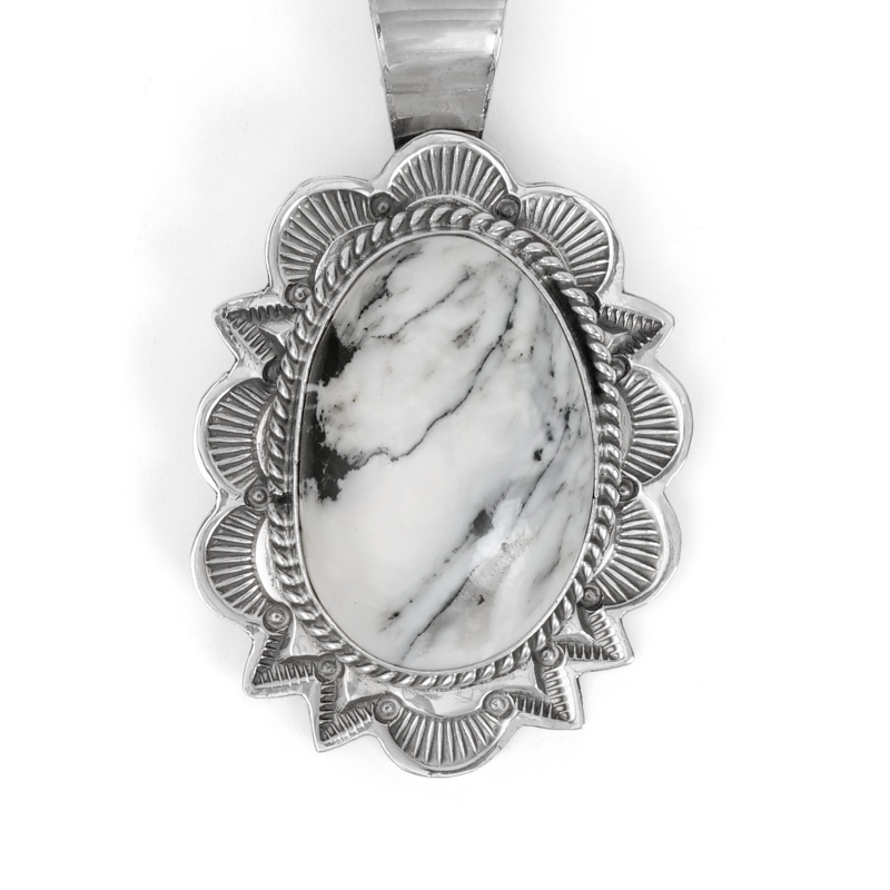 【Mkさま専用】インディアンジュエリー ホワイトバッファローペンダント Mkさま専用】インディアンジュエリー ホワイトバッファローペンダント