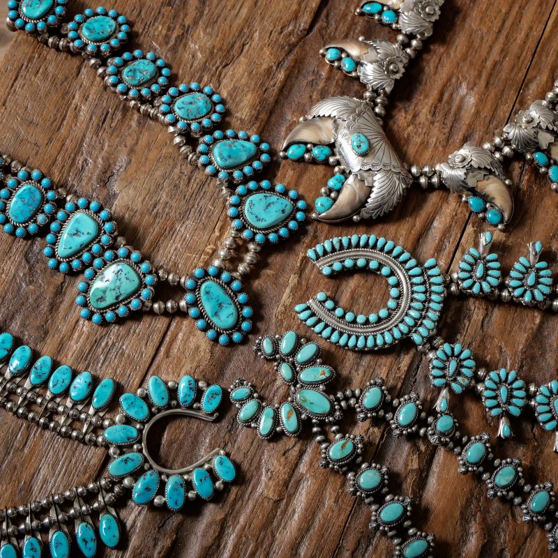 ナバホ族 Larose Ganadonegro パイロットマウンテン ナジャネックレス  