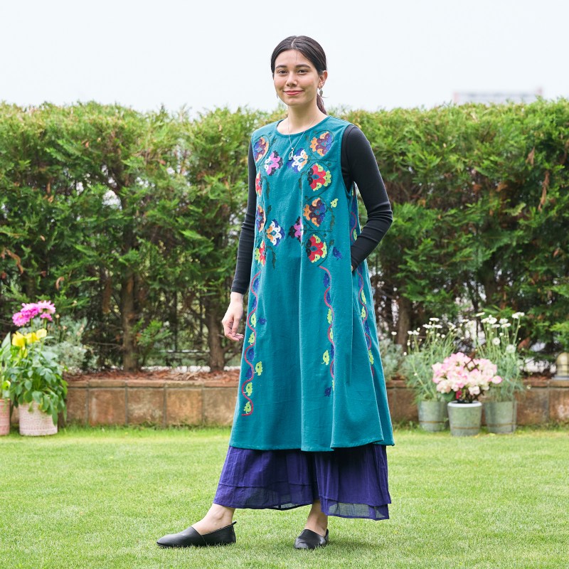 【45R】更紗捺染プリント馬比古ワンピース　極美品 スザニ風刺繍ノースリワンピース｜マライカ公式通販