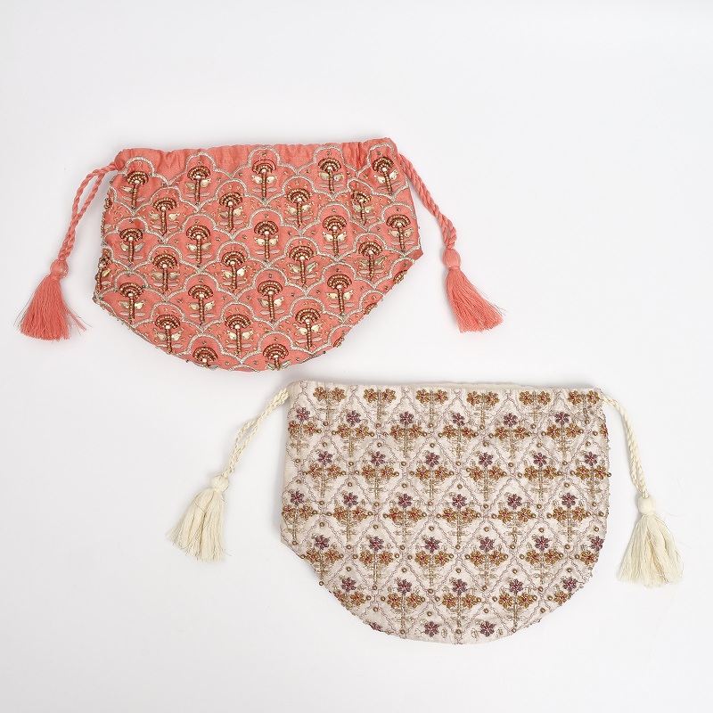 ビーズ刺繍巾着ポーチ シアーシャンブレー【メール便可