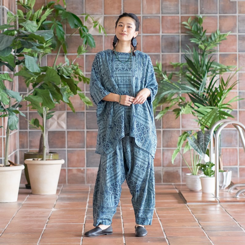 モン族柄藍染プリントプルオーバー｜マライカ公式通販
