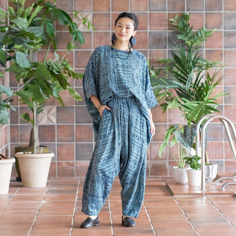 モン族柄藍染プリントプルオーバー｜マライカ公式通販