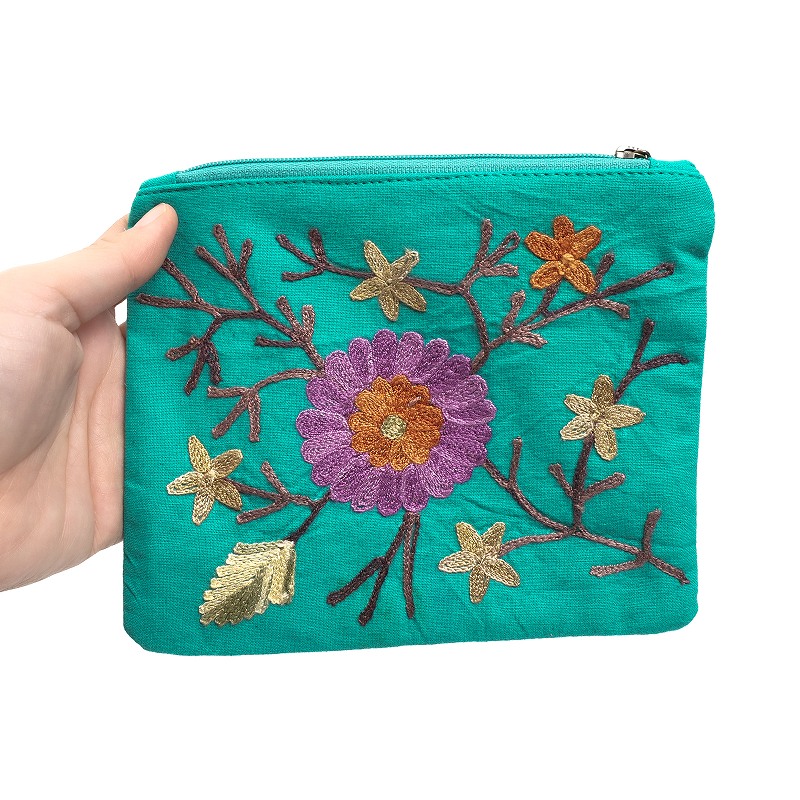 アリス 手刺繍のポーチ 30%OFF フラワーアリ刺繍ポーチM【メール便可】｜マライカ公式通販