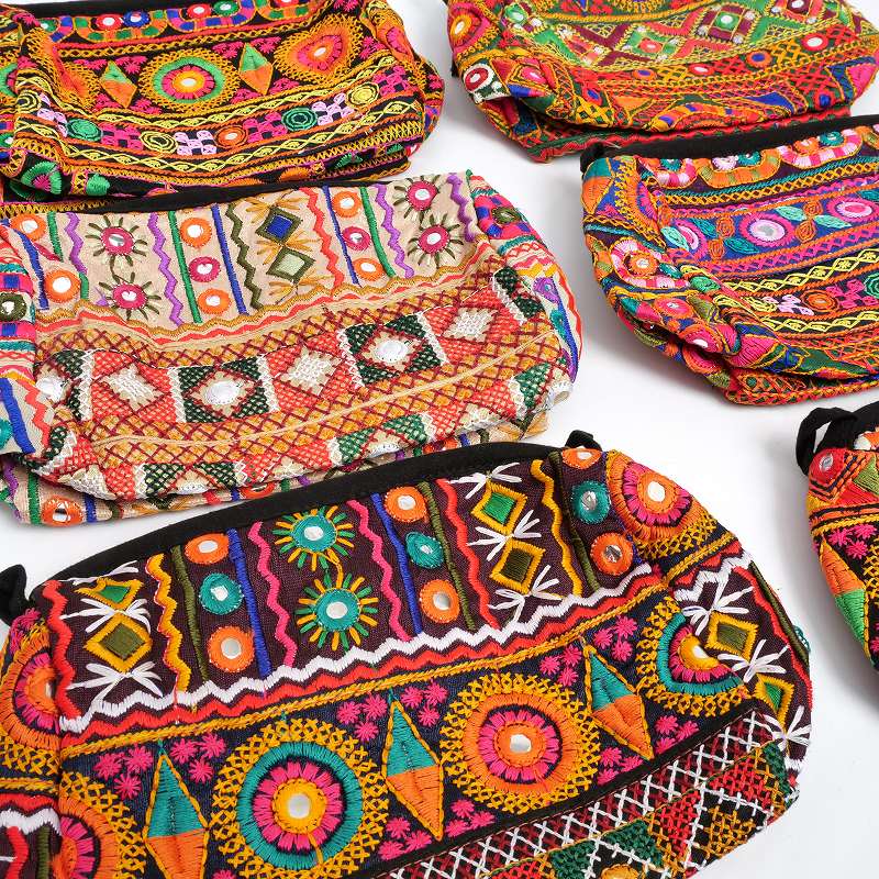 カッチミシン刺繍ポーチ｜マライカ公式通販