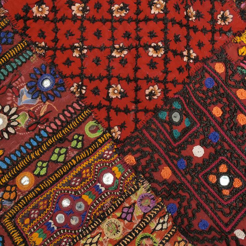 パキスタン刺繍古布クッションカバー【メール便可】｜マライカ