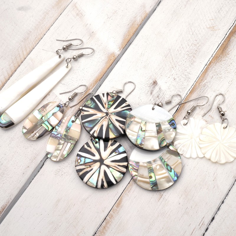 シェルモザイクピアスオーバル【メール便可】｜マライカ公式通販