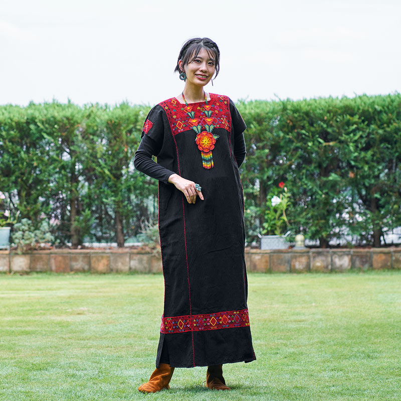 【極美品】V.DE.VINSTER ヴィドヴァンスター ロングワンピース 金刺繍 2025年最新】V.DE.VINSTER ロングワンピースの人気アイテム - メルカリ