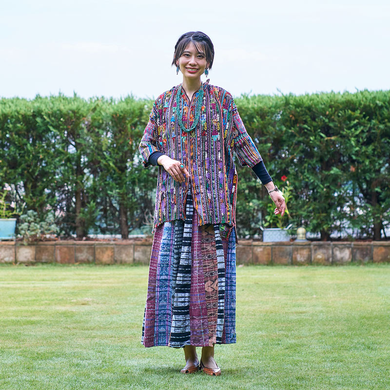 ポンチョ　グァテマラ　民族衣装　刺繍入り　手織り　カラフル グアテマラウィピルポンチョ グアテマラ民族衣装｜マライカ公式通販