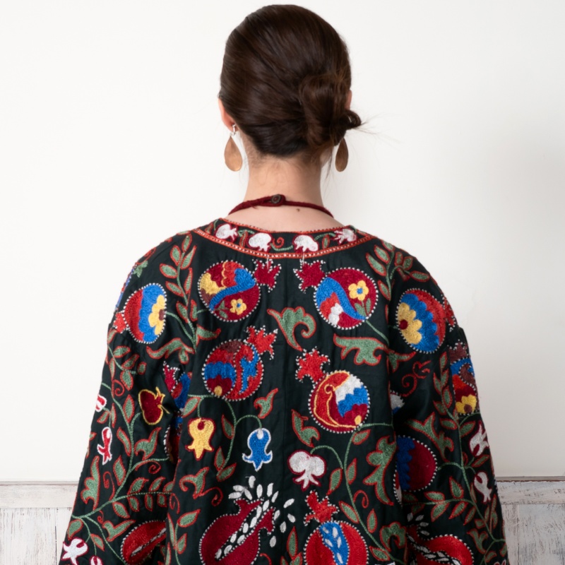 「最終価格」 スザニ刺繍　スザニ　手仕事　インド　一点もの　伝統工芸 スザニ刺繍ジャケット L｜マライカ公式通販
