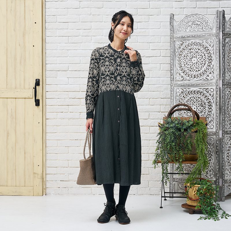 予約販売】 オリエンタル刺繍生地前あきワンピース 【10月入荷