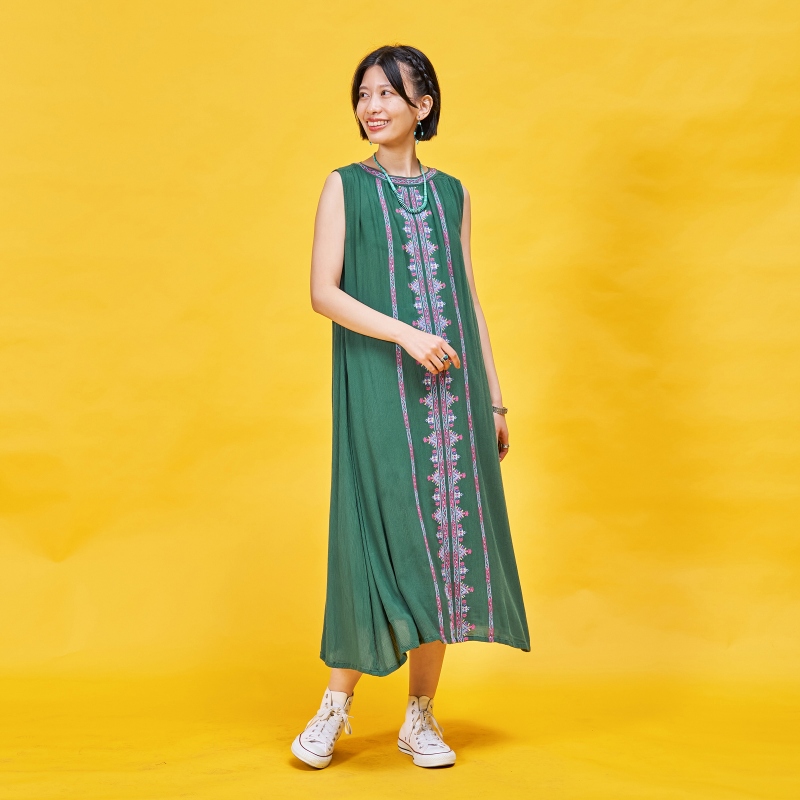 クレープ機械刺繍ノースリーブワンピース｜マライカ公式通販