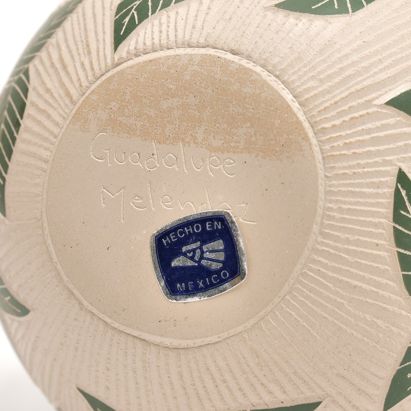 マタ・オルティス陶器 by Guadalupe melendez トリ 卵型 花瓶