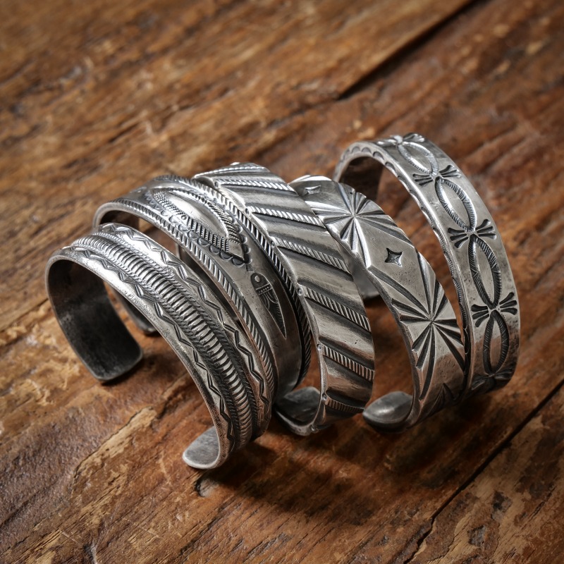 158mm ジェシーロビンズ コインシルバー バングル｜マライカ公式通販