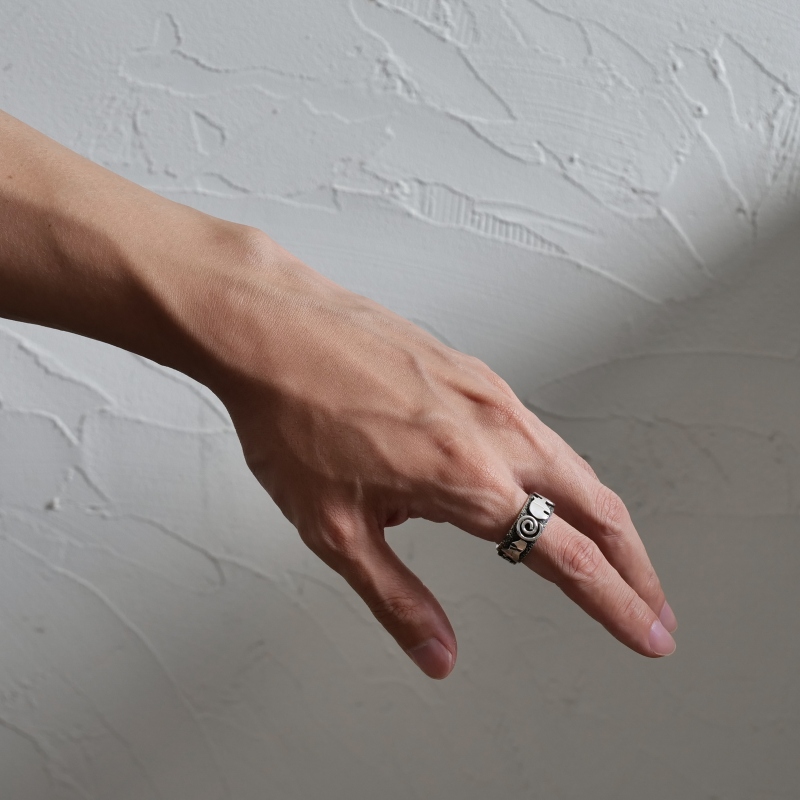 20号 アレックスサンチェス ペトログリフ リング｜マライカ公式通販