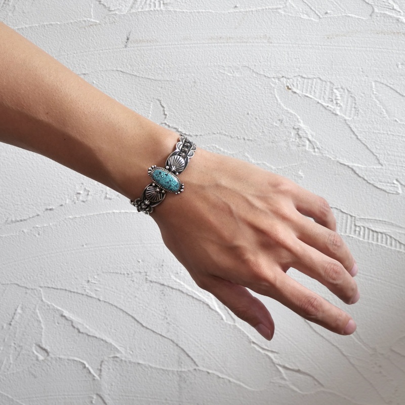 135mm ドノヴァンキャドマン キングマン バングル｜マライカ公式通販