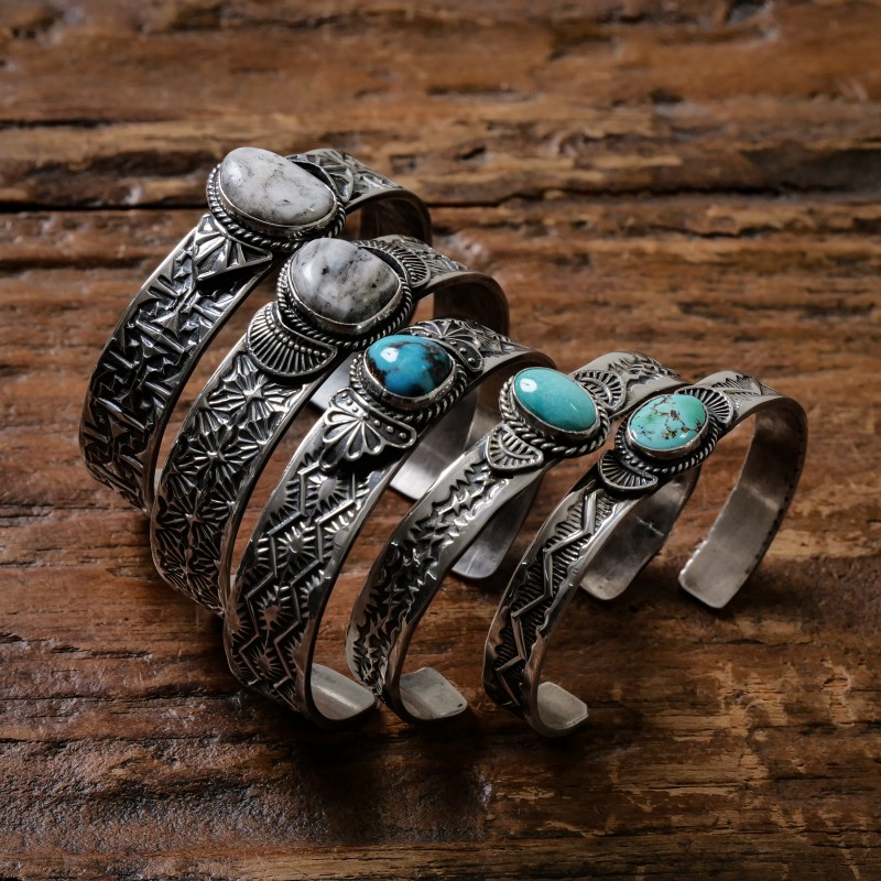 135mm サンシャインリーブス ホワイトバッファロー バングル｜マライカ