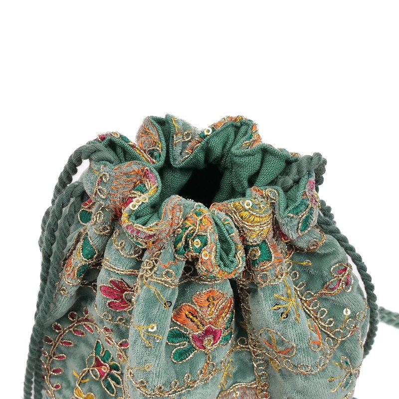 ロラライハリス♡ライトグリーンベルベット♡刺繍の丸い巾着ショルダーバッグ ロラライハリス♡ライトグリーンベルベット♡刺繍の丸い巾着ショルダー