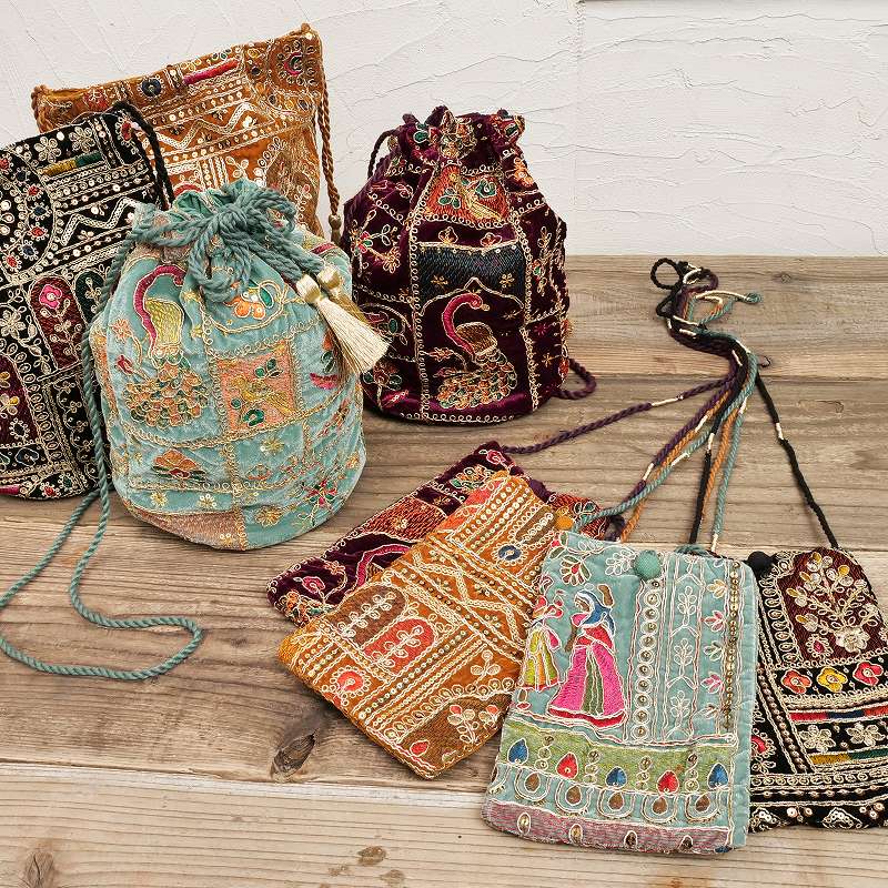 ロラライハリス♡テラコッタピンクベルベット♡刺繍の丸い巾着ショルダーバッグ ロラライハリス♡テラコッタピンクベルベット♡刺繍の丸い巾着