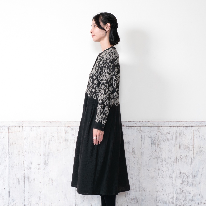 オリエンタル刺繍生地前あきワンピース｜マライカ公式通販