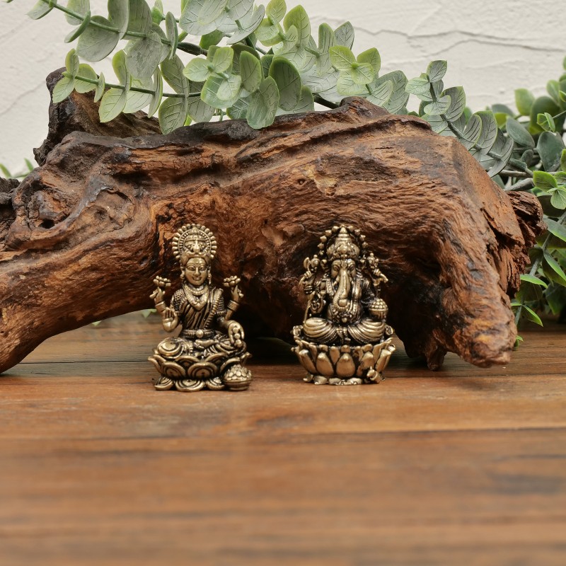 ヒンドゥー教神様 真鍮製ラクシュミ 【メール便可】｜マライカ公式通販