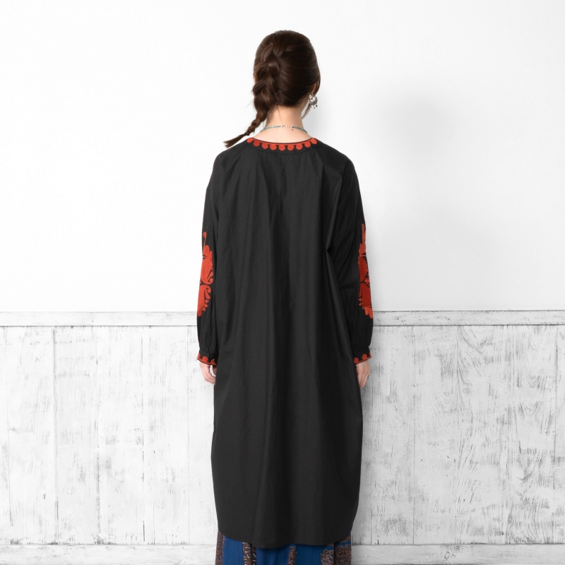 コットンビッグフラワー刺繍前あきワンピース｜マライカ公式通販