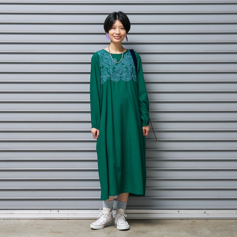 30%OFF フラワー刺繍ワンピース｜マライカ公式通販