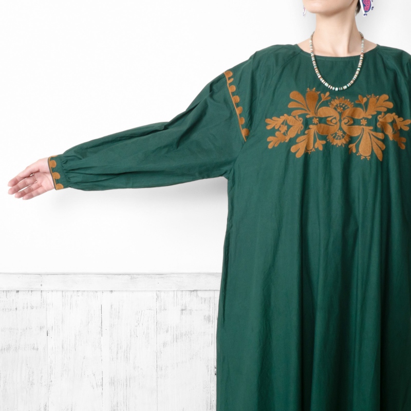 コットンビッグフラワー刺繍ワンピース｜マライカ公式通販