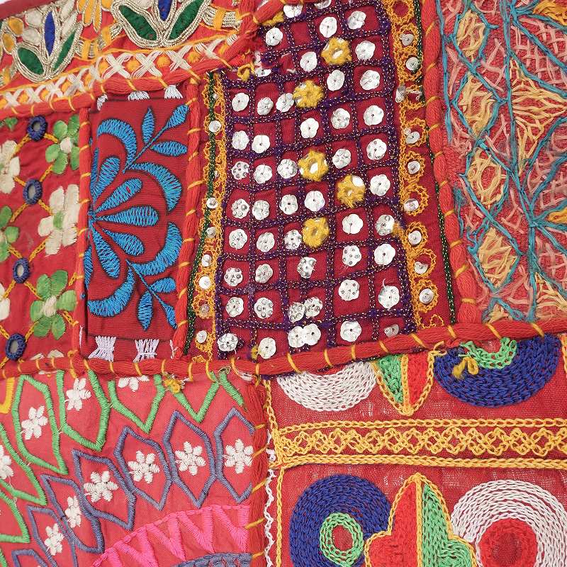 カッチ刺繍古布タペストリー 65cm×50cm｜マライカ公式通販