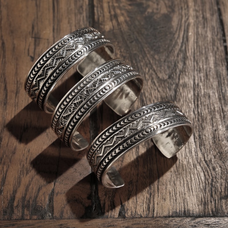 143mm サンシャインリーブス スタンプワーク バングル｜マライカ公式通販