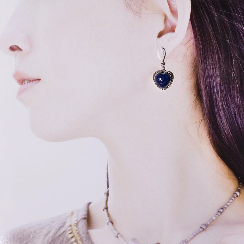 マライカ ラピスラズリインレイ天然石ピアス ナバホ族 ラピスラズリ ハートピアス｜マライカ公式通販