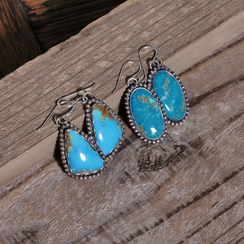 ナバホ族 キングマンターコイズ ピアス｜マライカ公式通販