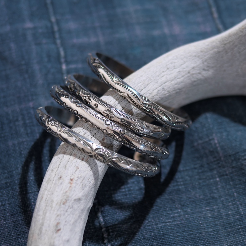 NAVAJO アーノルドグッドラック カラーストーンシルバーバングル NEW ナバホ族 アーノルドグッドラック バングル