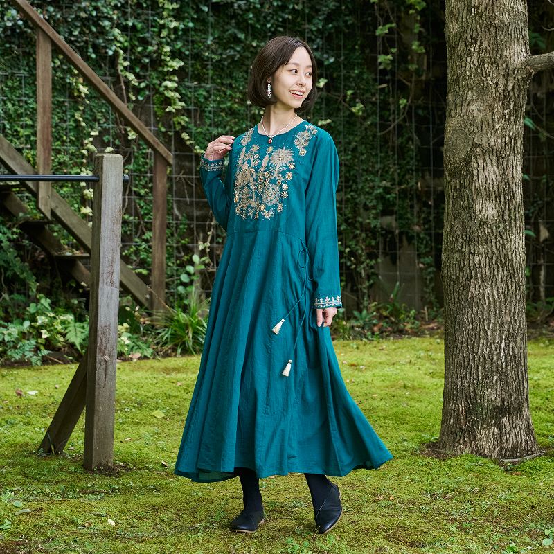 予約販売】 ザリ刺繍ワンピース 10月入荷予定｜マライカ公式通販