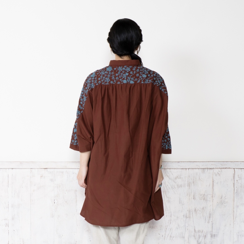 コットン小花刺繍チュニックプルオーバー｜マライカ公式通販